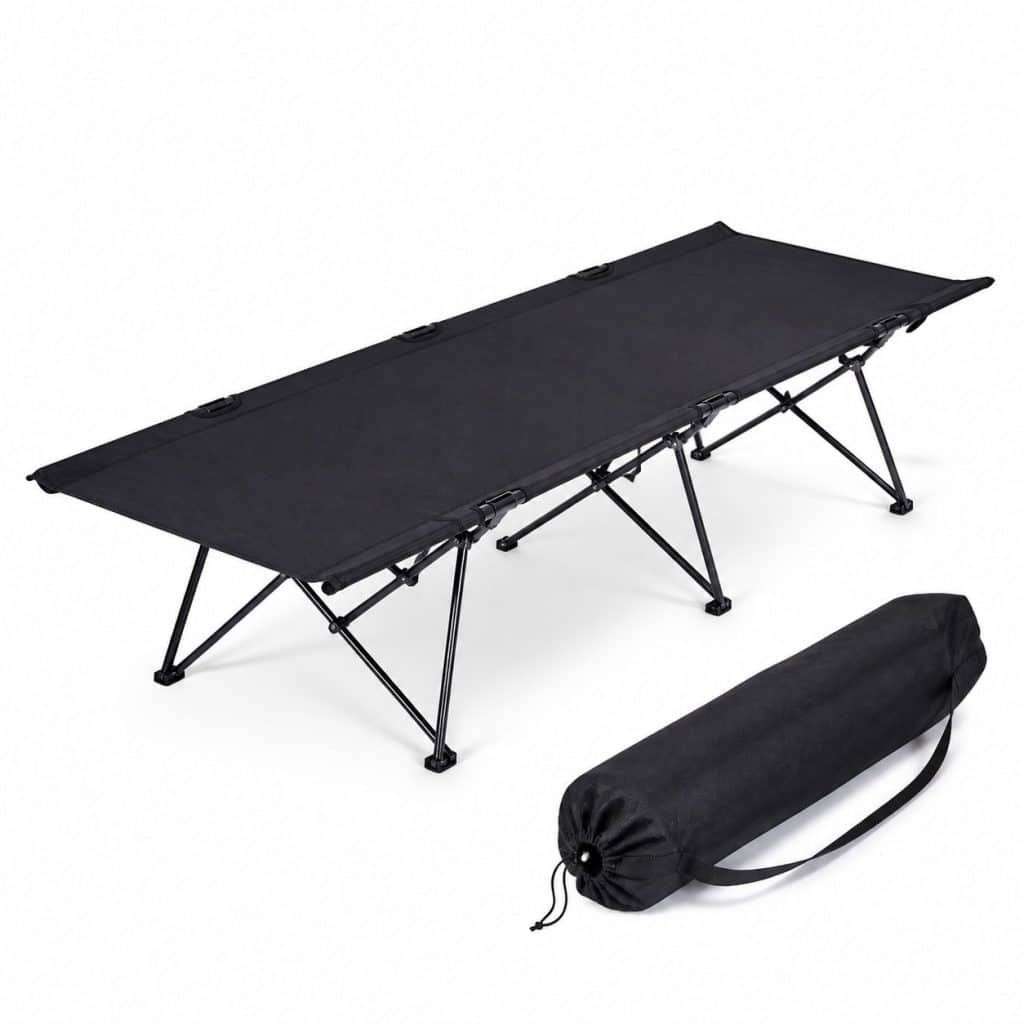 Lit de camp compact en 1 sac présenté seul