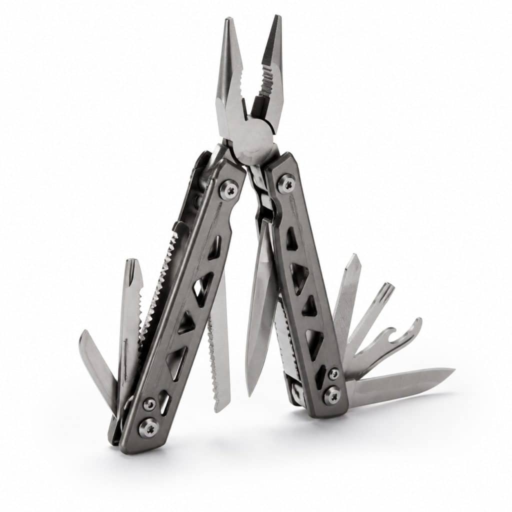Multi-outils de camping présenté seul