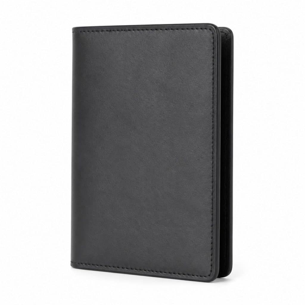 Porte-passeport slim minimaliste présenté seul